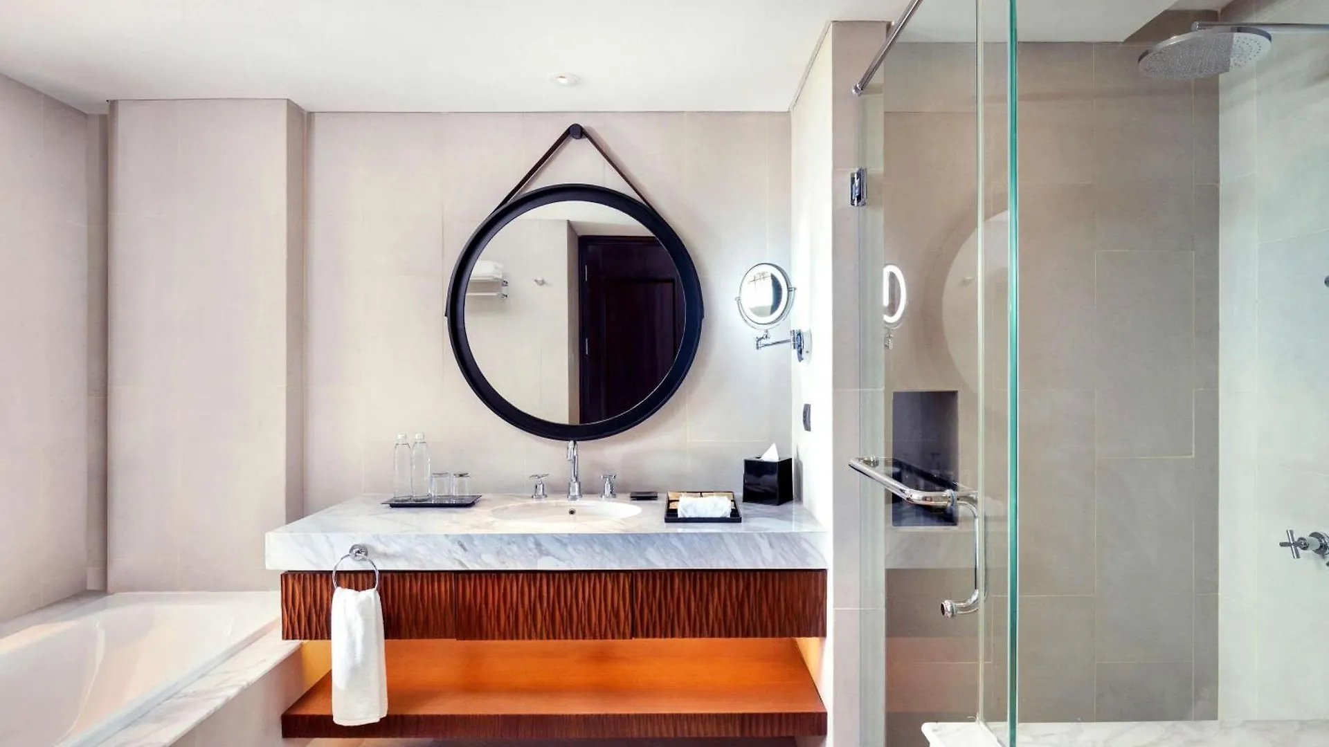Grand Mercure Bali Seminyak 5*, Семиньяк Индонезия
