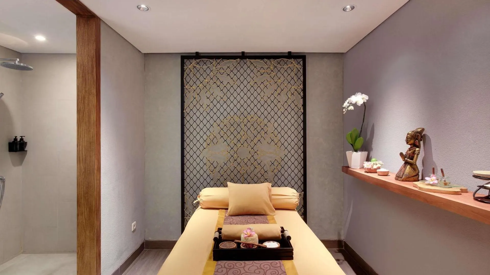 Grand Mercure Bali Seminyak سمينياك