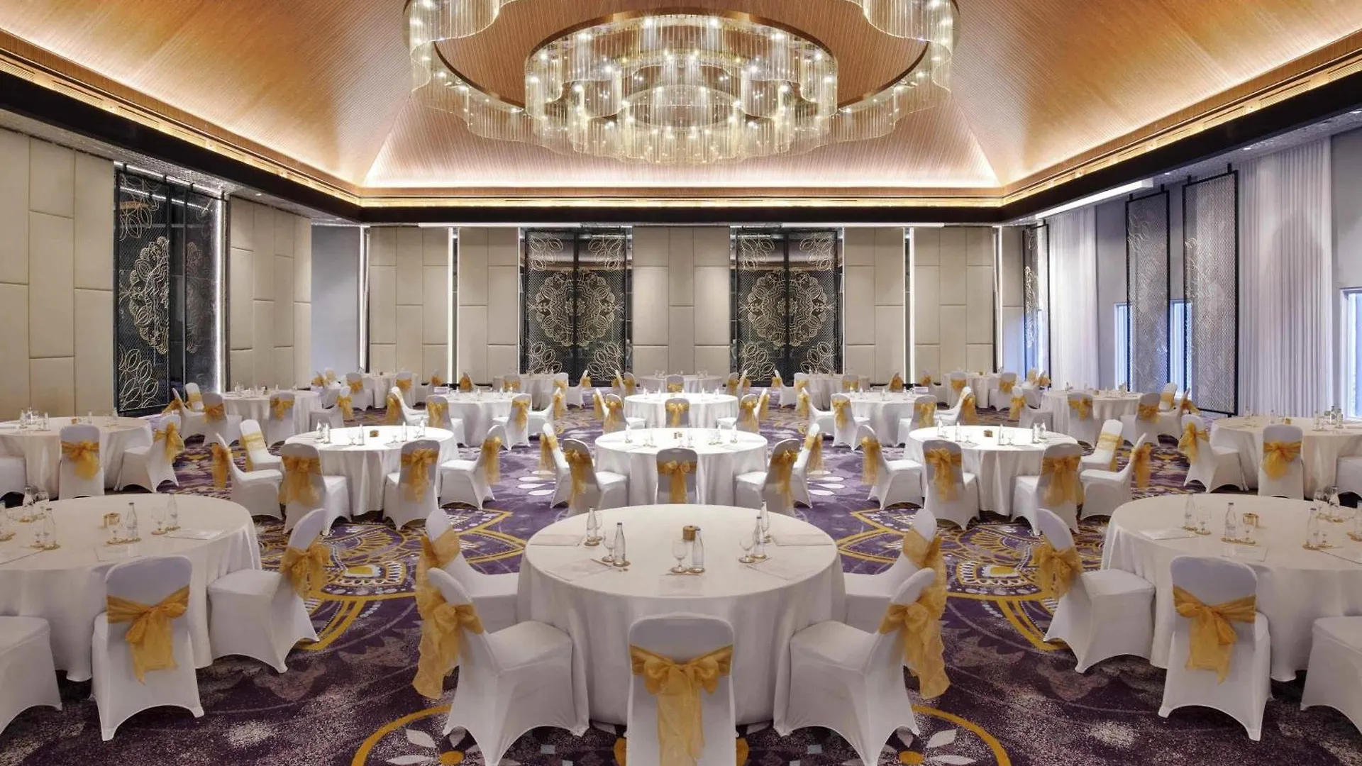 Grand Mercure Bali Seminyak سمينياك