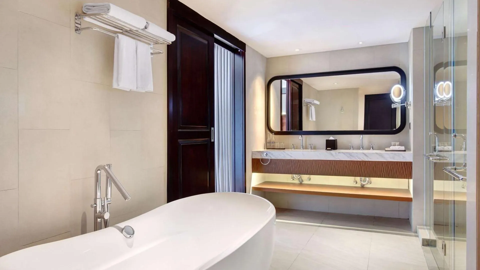Grand Mercure Bali Seminyak 5*,