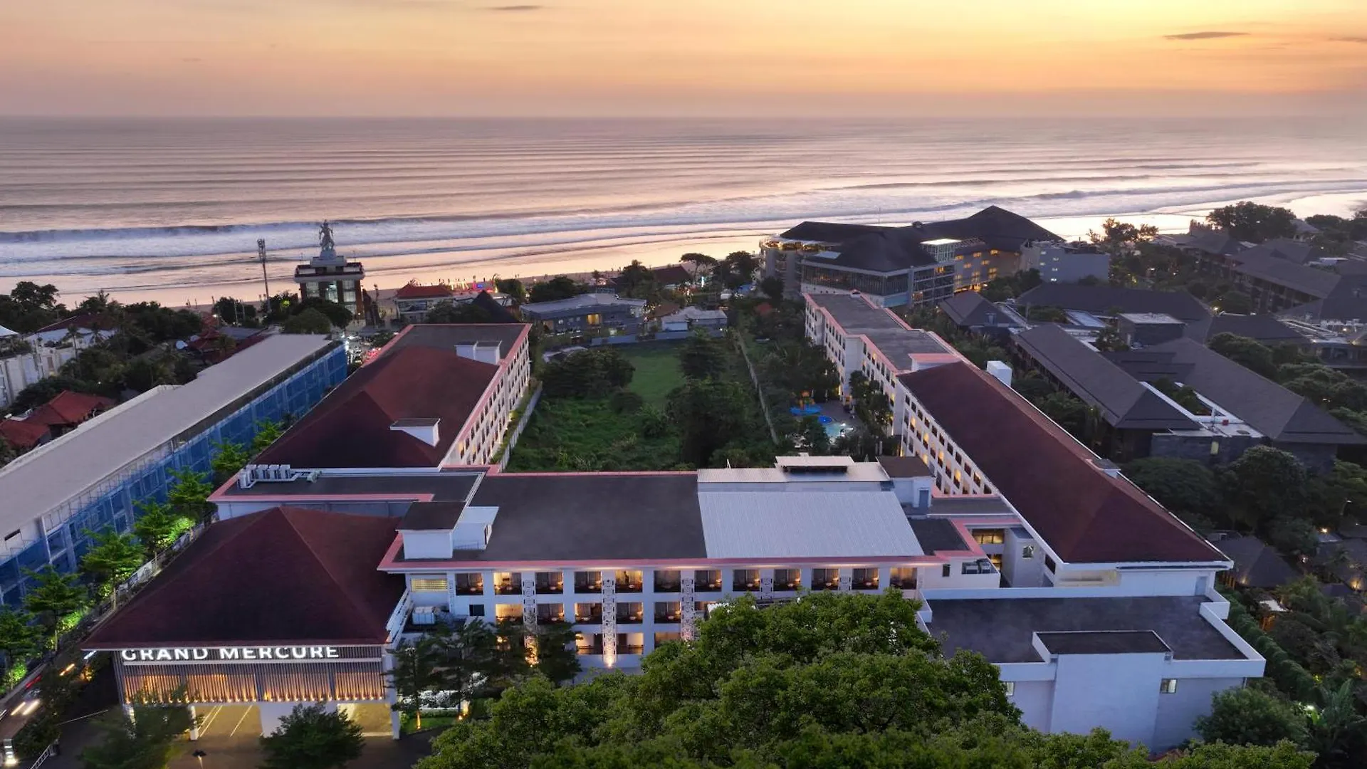 Grand Mercure Bali Seminyak Hotell